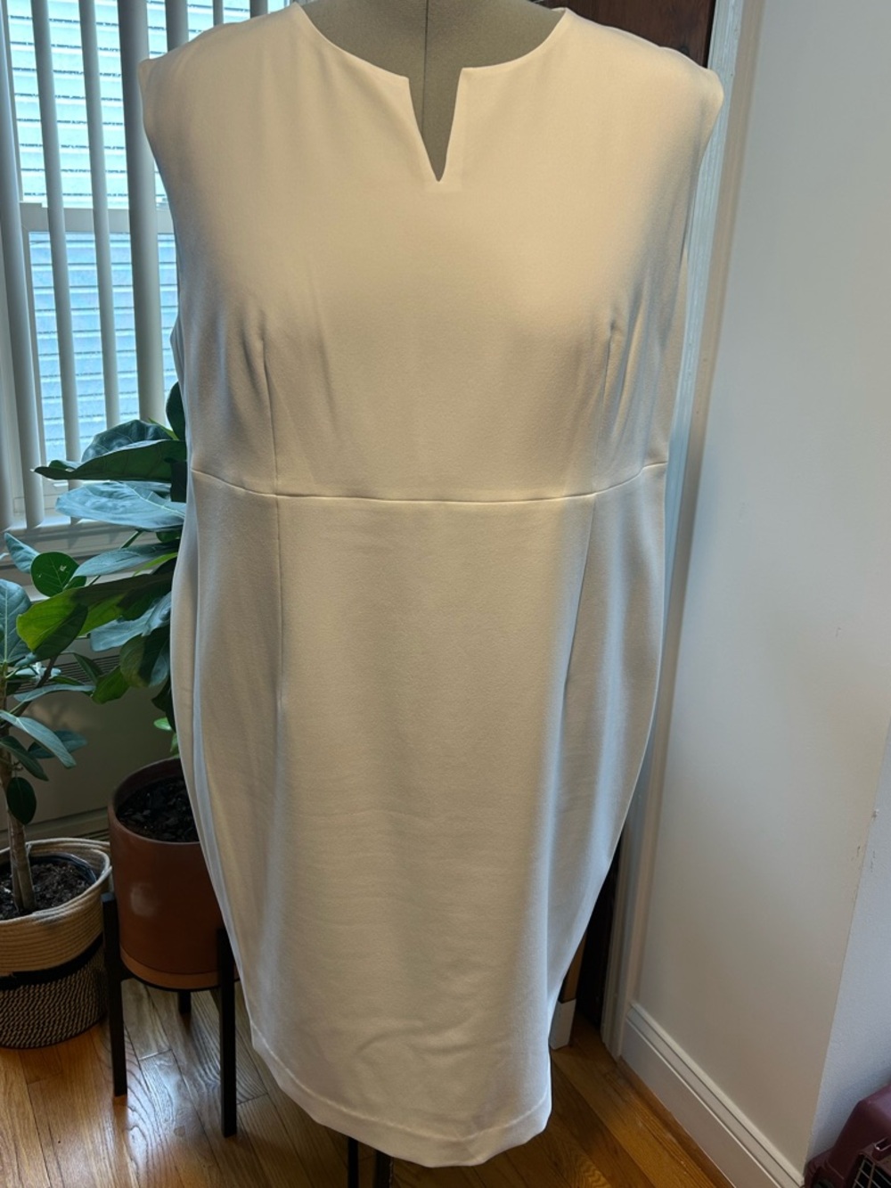 Kasper Cream Notch-Neck Midi Shift Dress